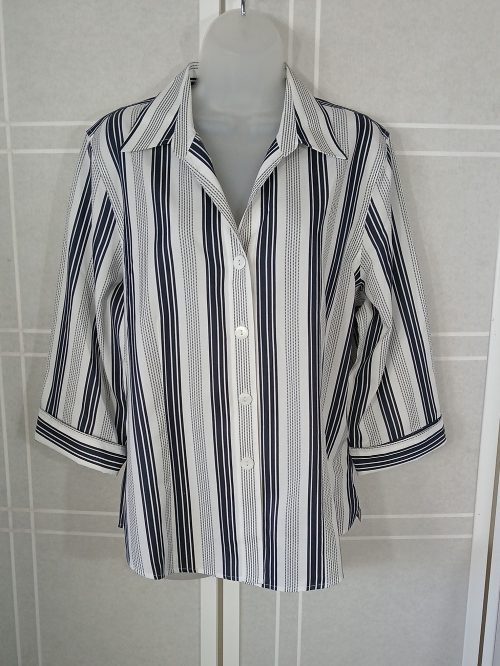 Foxcroft Black & White Stripe No-iron Buttondown Shirt 16
